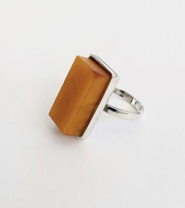 neshkaHoneyAmberRing_web neshkaHoneyAmberRing_web